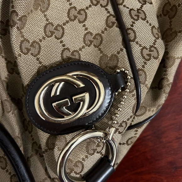 Gucci Monogram Medium Sukey - Picture 8 of 16